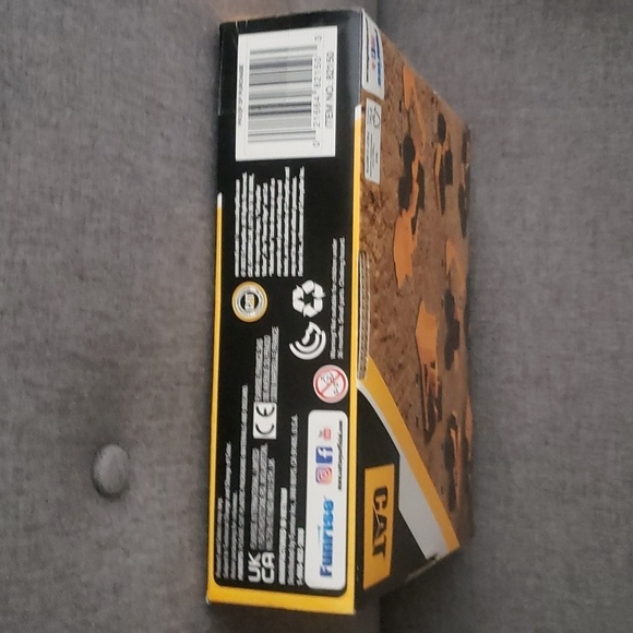 CAT little machines construction toy new unisex ages 3+ small parts cho… - Picture 3 of 5